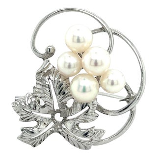 1990s Mikimoto Estate Akoya Pearl Brooch Pin Sterling Silver For Sale