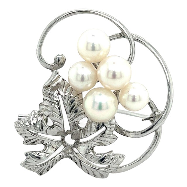 1990s Mikimoto Estate Akoya Pearl Brooch Pin Sterling Silver For Sale