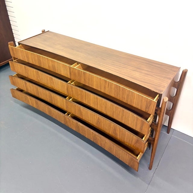 1950s Rare Mid Century Modern Exoskeleton Dresser by William Hinn, Attributed For Sale - Image 5 of 11