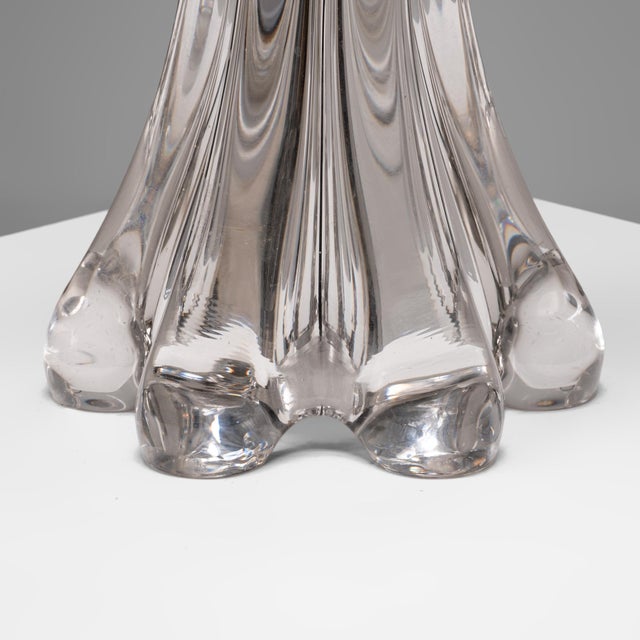 1960s Large French Crystal Table Lamp with Sculptural Base and Silk Shade, 1960s For Sale - Image 5 of 7