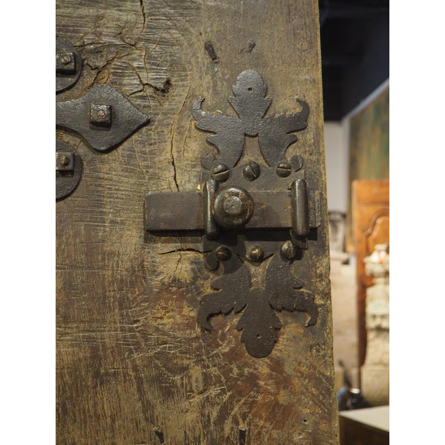Antique French Oak and Iron Studded Entry Door From Provence, 19th Century For Sale - Image 15 of 18