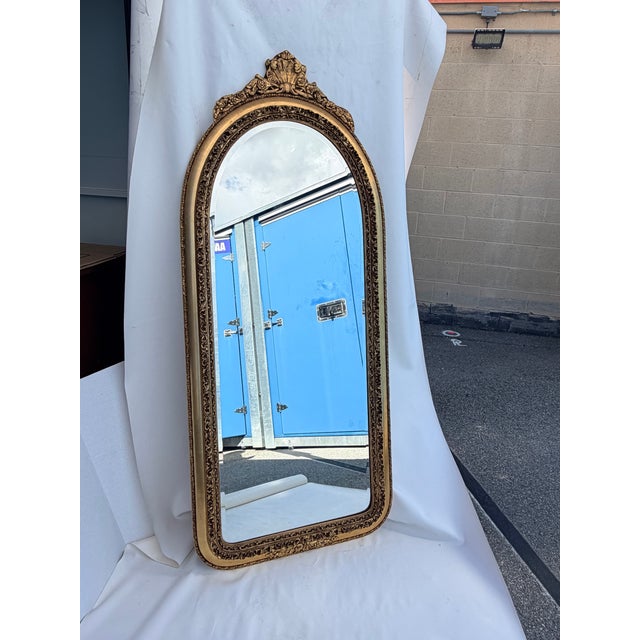 Baroque Arched Wall Mirror Ornate Carved Frame With a Gold Gilt Finish 19th-Century French Baroque Style Mirror For Sale - Image 3 of 12