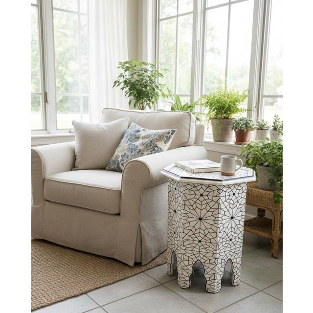 Hand-Painted Moroccan Octagonal Side Table For Sale In West Palm - Image 6 of 8