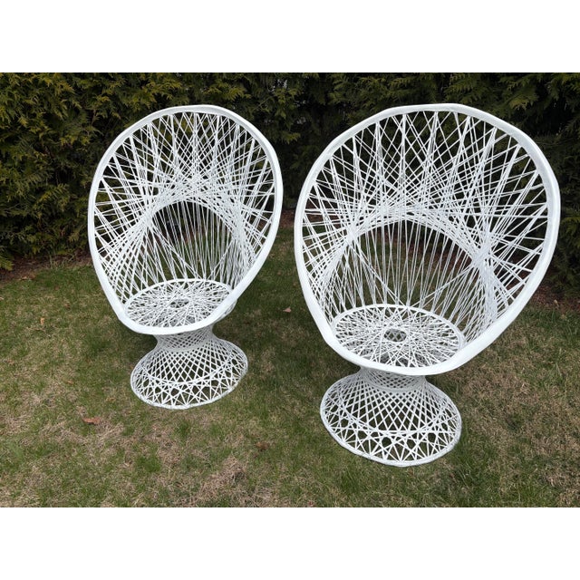 1970s Vintage Russel Woodward Spun Fiberglass Outdoor Peacock Chair For Sale - Image 10 of 12