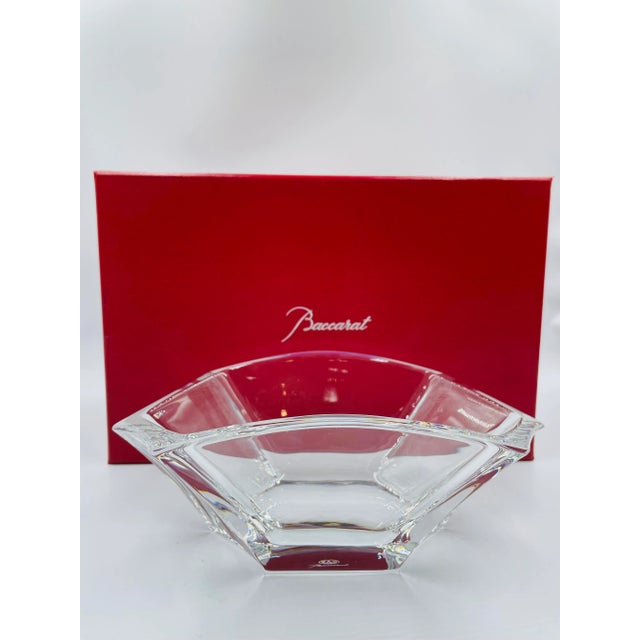 Baccarat "Ginko" Bowl in Original Box Here we offer is a Rare Baccarat crystal centerpiece bowl, featuring a shape that is...