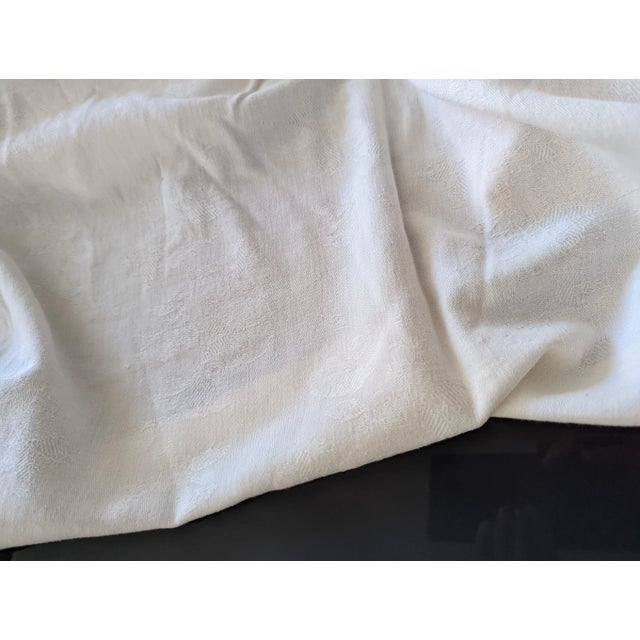 CORRECTION TO SHIPPING TIME, THIS IS SELLER SHIPPING, ARRIVAL TIME IS 4-10 DAYS FROM PURCHASE DATE. Vintage damask...
