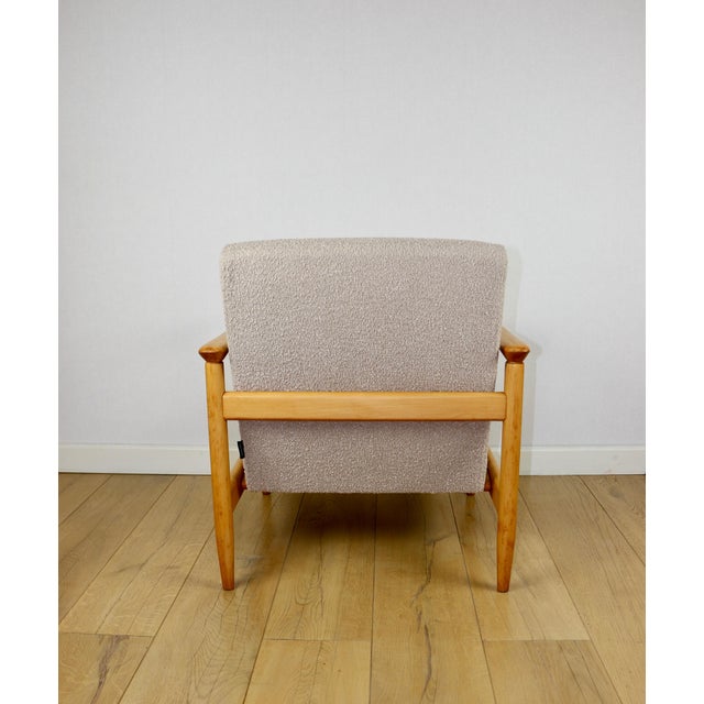 Wood Beige Boucle GFM-142 Armchair from Edmund Homa, 1970s For Sale - Image 7 of 12
