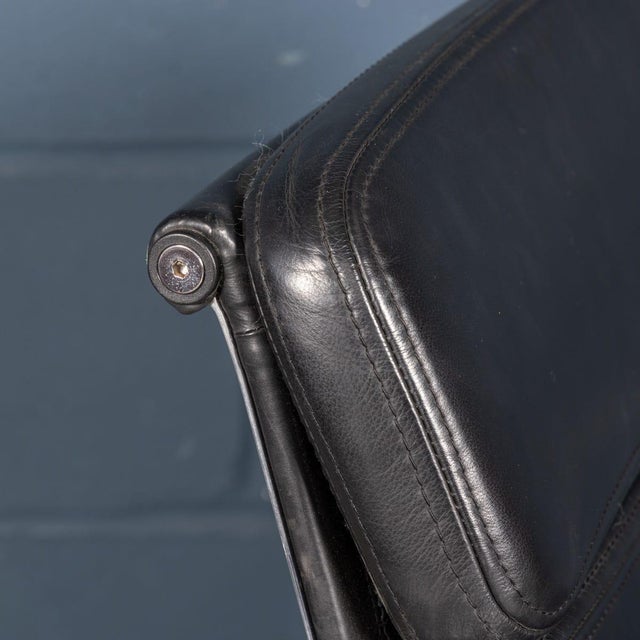 Vintage EA217 Chair in Black Leather by Charles & Ray Eames for ICF, 1969 For Sale - Image 13 of 18