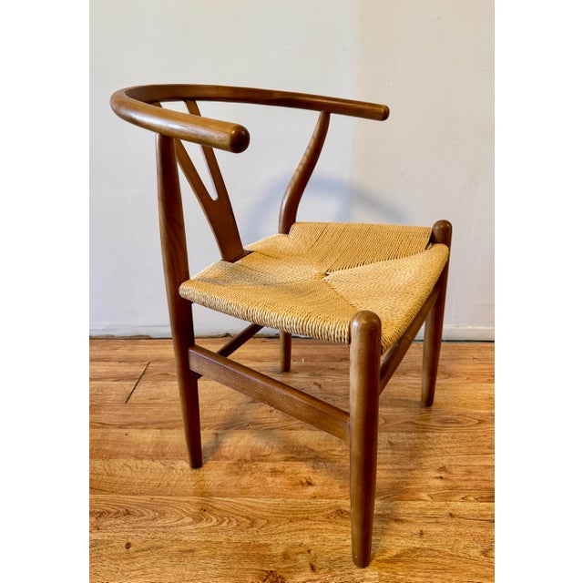 Hans Wegner 1970s Pair of Wishbone Chairs in the Manner of Hans J Wegner for Carl Hansen & Sons (Unmarked) For Sale - Image 4 of 11