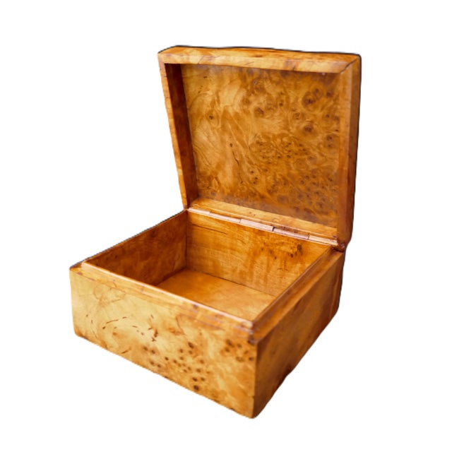 Mid 20th Century Siberian Burl Elm Wood Birdseye Jewelry Square Box For Sale - Image 4 of 10