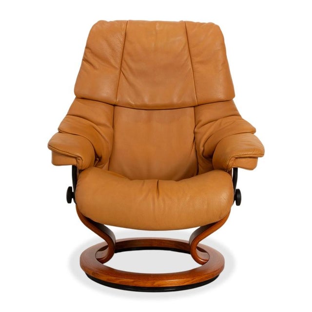 Set of Reno Leather Recliner Chair and Ottoman from Stressless For Sale - Image 14 of 18