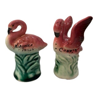 Vintage Pink Flamingo Salt and Pepper Shakers, Niagara Falls Souvenir For Sale