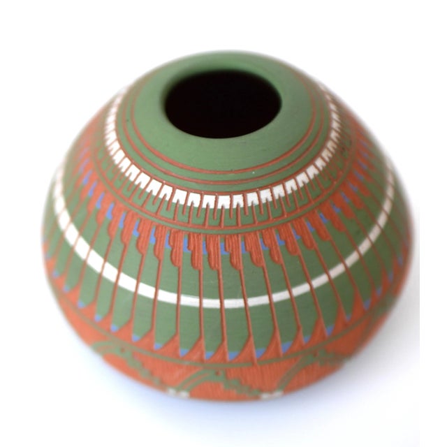 Vintage Navajo Pottery Ceramic Vase with Glazing from Tanya & Garrett Bennett, 1970s For Sale - Image 6 of 10