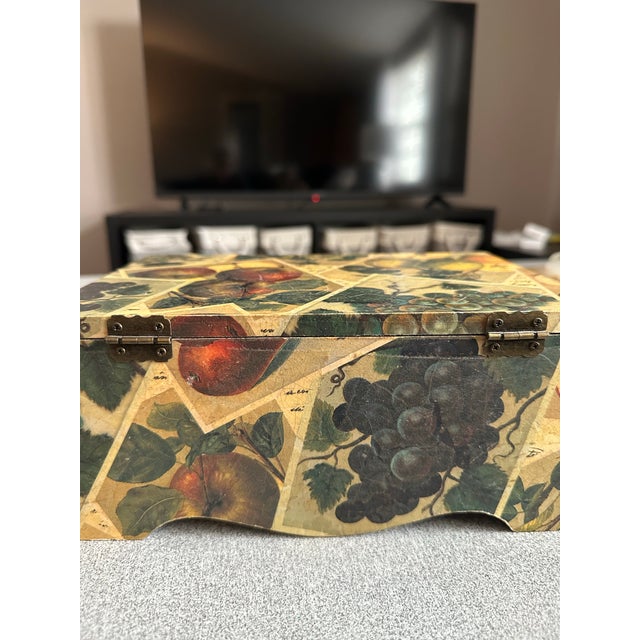 Vintage Decoline Keepsake Box. For Sale - Image 4 of 7