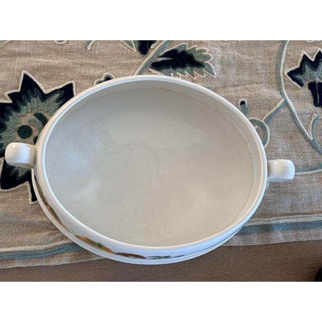 1970s Vintage Wedgwood Covered Casserole Dish For Sale - Image 5 of 12