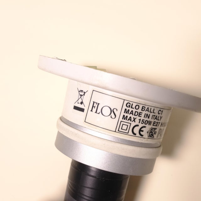 The Glo-Ball C1 by Flos is an elegant ceiling lamp with a diameter of 33 cm. English designer Jasper Morrison designed the...