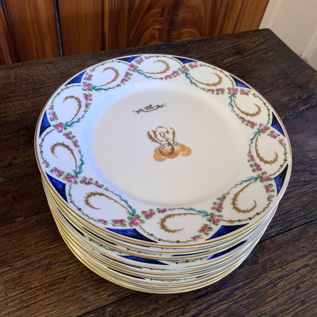 French French-Made Chinese Export Style Porcelain Dessert Plates - Set of Nine For Sale - Image 3 of 11