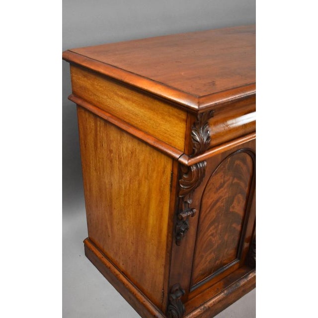 Gold Victorian Flame Mahogany Four-Door Sideboard, 1860 For Sale - Image 8 of 10
