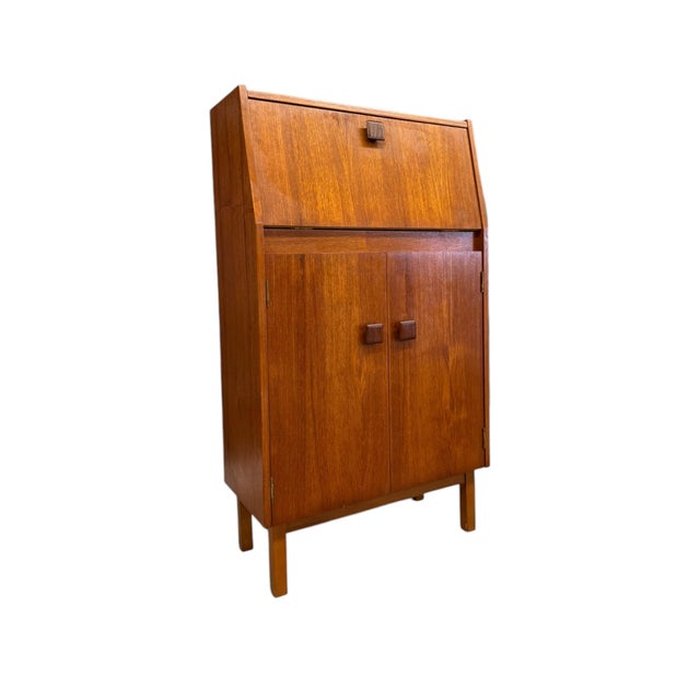 1950s 1950s Vintage Mid Century Modern Teak Wood Petite Flip Top Cocktail Table Bar Cabinet Uk Import For Sale - Image 5 of 11
