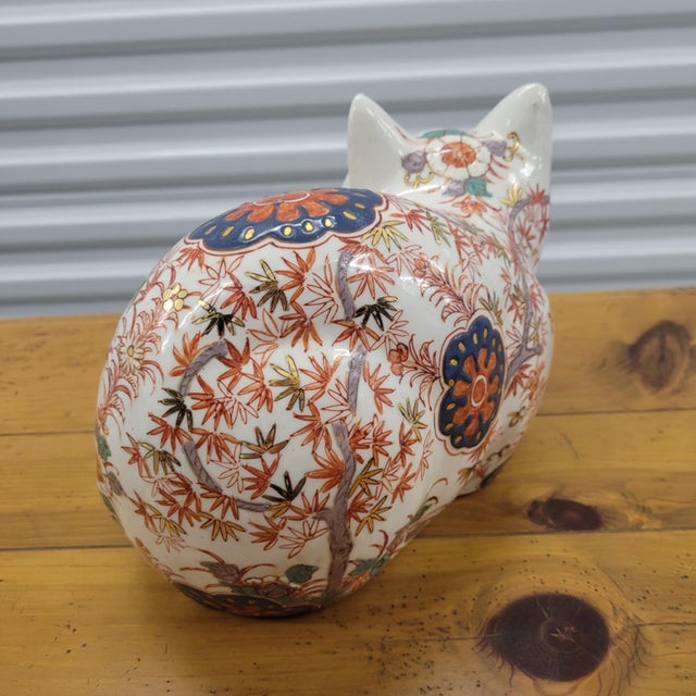 Vintage Japanese Kutani Porcelain Crouching Cat Figure For Sale - Image 4 of 7
