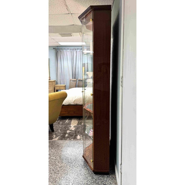 Henredon Lacquered Mahogany Bunching Curio Display Cabinets, a Pair For Sale - Image 11 of 18