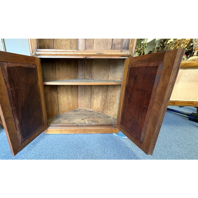 19th Century Rustic American Pine Corner Cupboard With Open Shaped Shelves Over Doors For Sale - Image 13 of 18