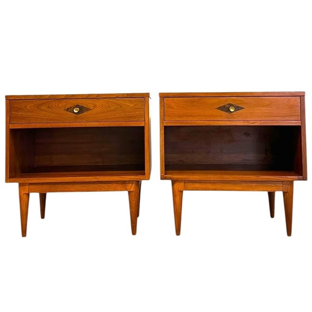 Vintage Mid-Century Modern Walnut 4-Piece Bedroom Set With Diamond Parquet Accent Inlay– Highboy, Long Dresser, & End Table Set For Sale - Image 12 of 16