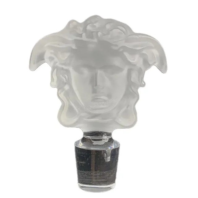 Versace Medusa decanter new in original box. #20665-110837-46796 This impressive Versace giftware is called Treasury. It...