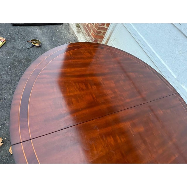 Wood Vintage Regency Style Pedestal Inlaid Mahogany Round Dining Table With 2 Leaves For Sale - Image 7 of 17