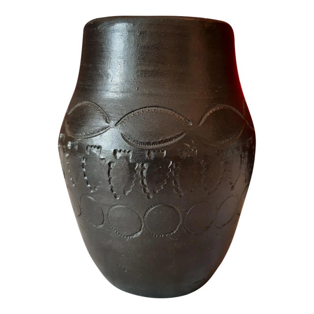 Vintage Cherokee Black Clay Pottery Vase by Bigmeat For Sale