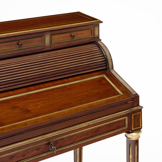 French Louis XVI Mahogany and Gilt Brass Bureau À Cylindre, Circa 1880 For Sale In Austin - Image 6 of 9