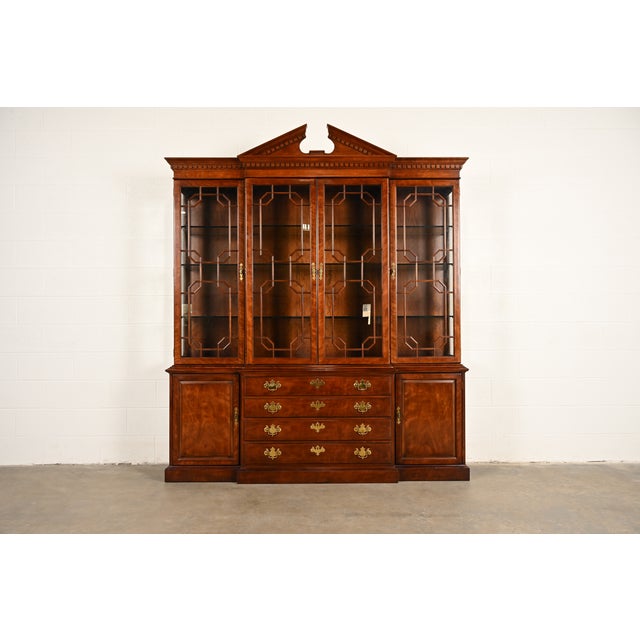 Henredon Georgian Carved Mahogany Breakfront Bookcase Cabinet For Sale - Image 16 of 16