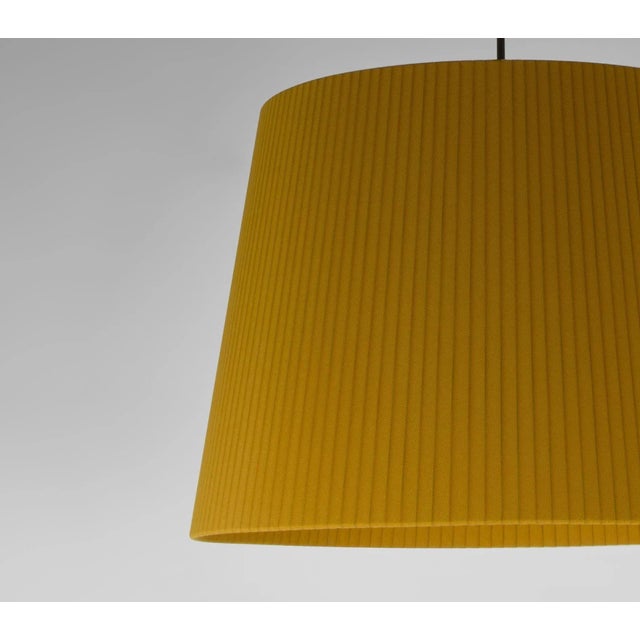 Contemporary Mustard Sísísí Cónicas GT1 Pendant Lamp by Santa & Cole For Sale - Image 3 of 8