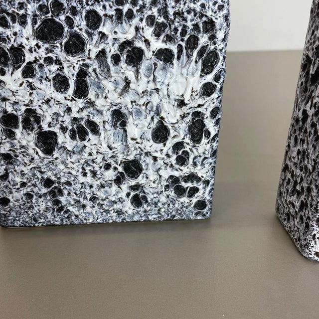 Ceramic Pottery Fat Lava Cubic Vases in Black-White attributed to Jopeko, Germany, 1970s, Set of 2 For Sale - Image 7 of 18
