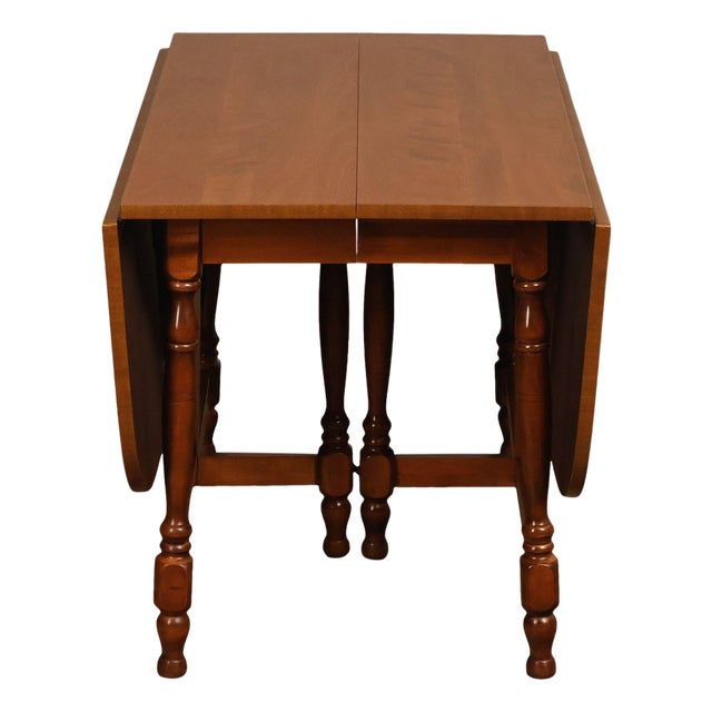 Traditional Maple Expandable Drop Leaf Gateleg Dining Table For Sale