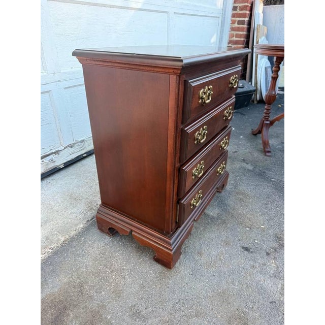 Late 20th Century Pair of American Drew Chippendale Style Cherry Bedside Chest Nightstands For Sale - Image 17 of 17