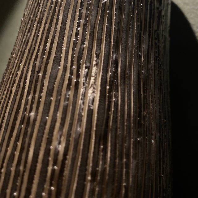 Mid 20th Century Mid Century Modern Textured Cylindrical Ceramic Vase With a Flared Cream Rim. For Sale - Image 5 of 5