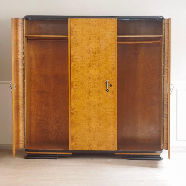 Art Deco Three-Door Wardrobe with Burl Wood Veneer, 1940 For Sale - Image 3 of 18