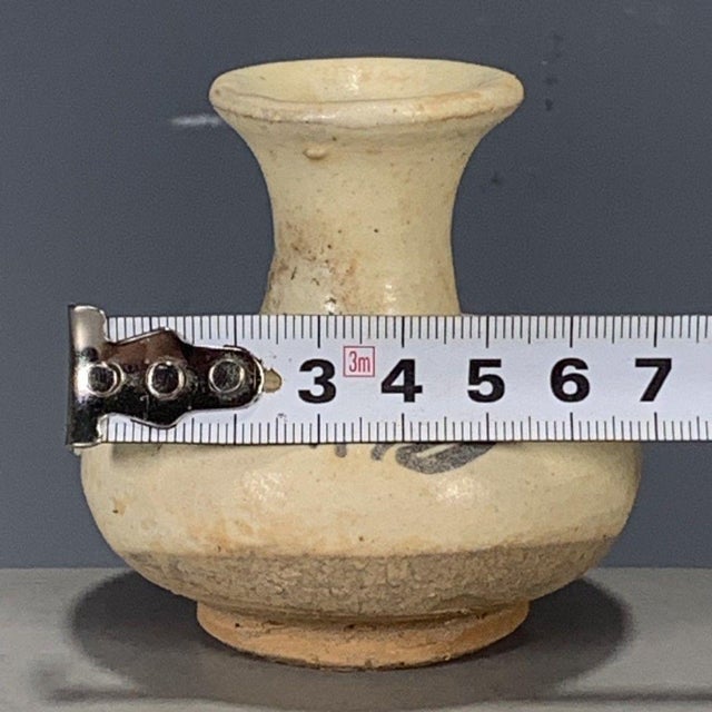 Rustic Vintage White Glazed Pottery Vase – Slip-Painted Floral Motif, Folk Style For Sale - Image 3 of 9