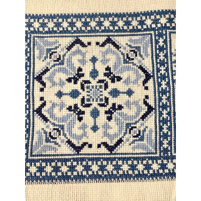 Vintage White and Blue Tablecloth & Napkins Set- 6 Pieces For Sale - Image 4 of 11