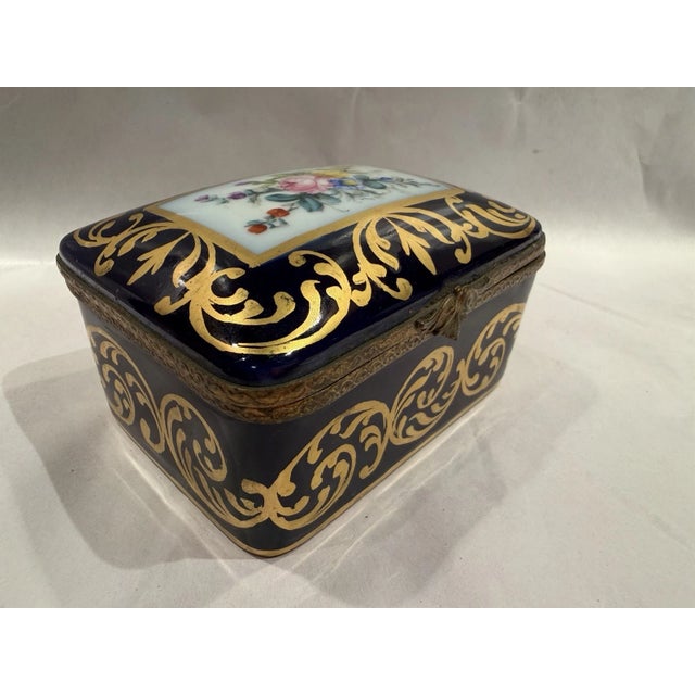 Mid 20th Century Limoges France Hand Painted Porcelain Trinket/Jewelry Box With Floral Accents For Sale - Image 5 of 10
