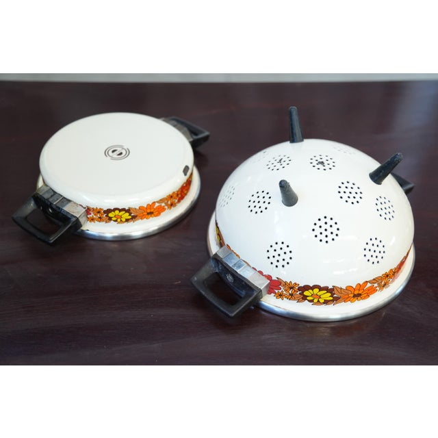 Vintage Enamel Floral Colander and Stew Pot Set, 1950s, Set of 2 For Sale - Image 3 of 8
