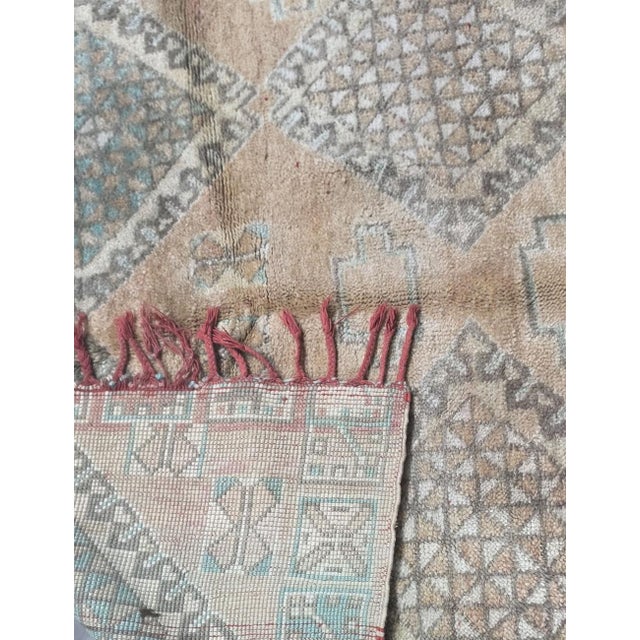 Textile Mid Century Moroccan Wool Rug - 9.4 X 5.9 Ft For Sale - Image 7 of 8