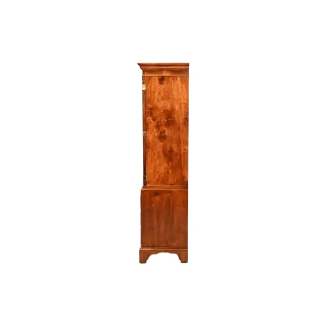 Henredon Henredon Aston Court Collection Georgian Burled Mahogany Entertainment Armoire - 80" X 44" X 20" - Vintage Late 20th Century For Sale - Image 4 of 7