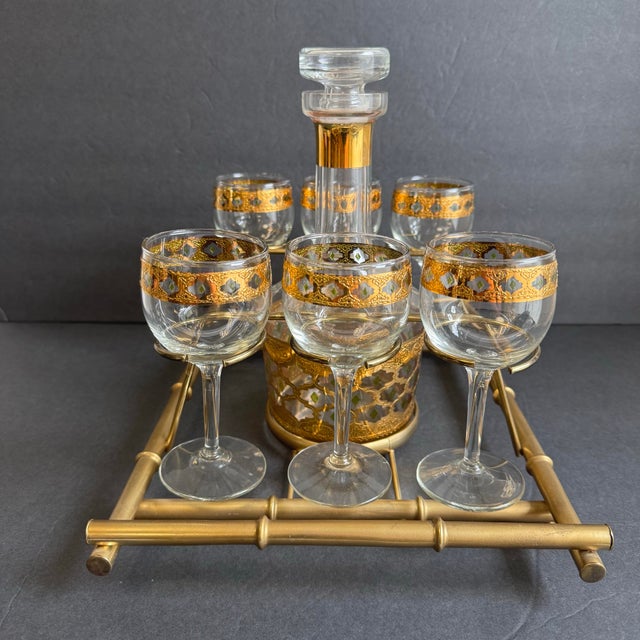 Culver Valencia Decanter & Wine Glasses Bar Set 22 Karat Gold Design Mid Century Vintage A stunning and rare Culver set,...