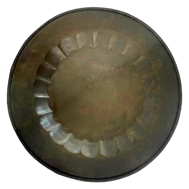 Metal Large Anglo-Indian Style Embossed Copper Wall Charger with Red and Gold Floral Decoration, 1970s For Sale - Image 7 of 9