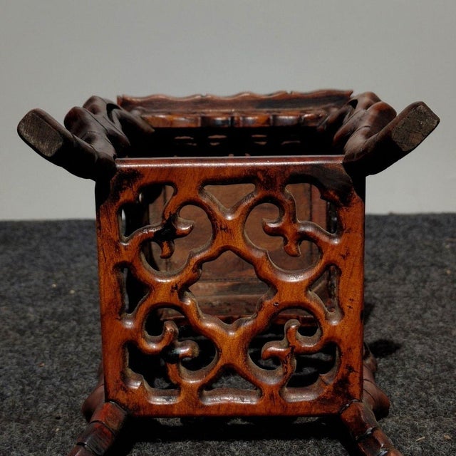 This exquisite vintage Chinese display stand is crafted from premium rosewood (Huali wood), featuring a rich, warm brown...