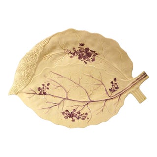Late 18th Century Gregorian Derbyshire Creamware Large Leaf Dish, Two Overlapping Leaves Painted in Puce, Melbourne Type For Sale