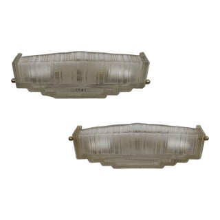 Genet Et Michon French Art Deco Ribbed Glass Stepped Wall Sconces 1930s - A Pair For Sale