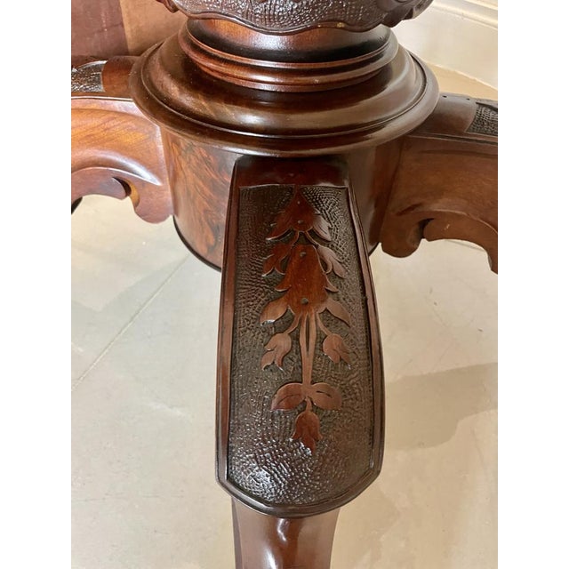 Victorian 6-Seater Centre or Dining Table in Burr Walnut, 1850s For Sale - Image 15 of 18